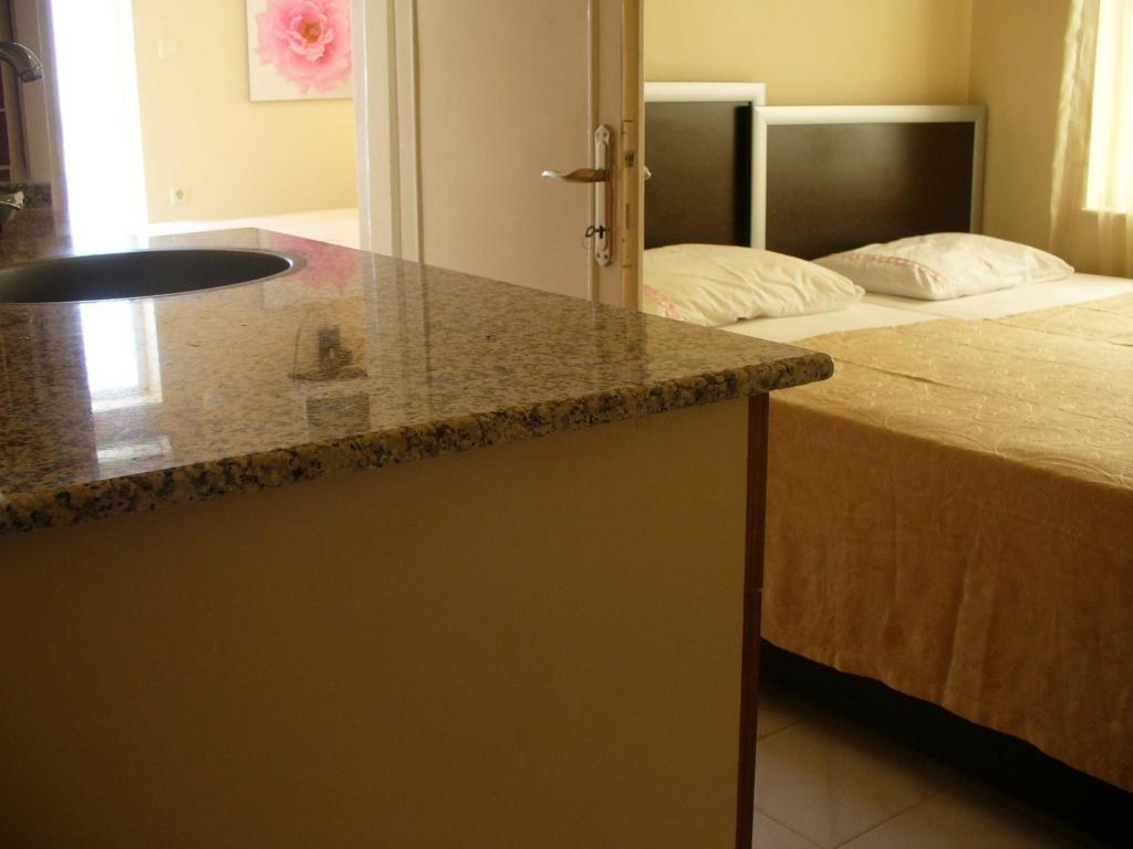 Kibar Apart Pansiyon Kusadasi Exterior photo